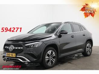 Schadeauto Mercedes GLA 250 e Star Edition LED ACC Navi Clima Camera SHZ 19.826 km! 2023/12