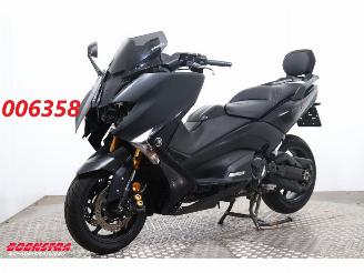 krockskadad bil motor Yamaha  T-Max 530 Black Max Akrapovic 2017/8