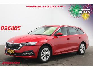 Avarii autoturisme Skoda Octavia Combi 1.0 e-TSI DSG Style Pano LED ACC Navi Camera SHZ AHK 2022/10