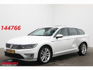 Voiture accidenté Volkswagen Passat Variant 1.4 TSI GTE Highline LED ACC Pano ErgoComf. Leder SHZ AHK 2015/12