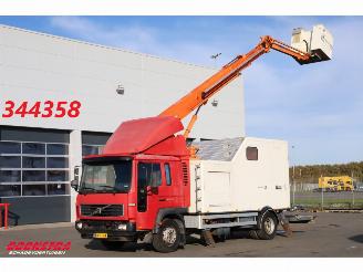 Ocazii camioane Volvo FL 220 Hubarbeitsbuhne Custers T200 18T 2003/5