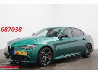 Schadeauto Alfa Romeo Giulia 2.9 V6 Quadrifoglio 520 PK Facelift! Carbon ACC LED Camera H/K 11.487 km! 2024/6