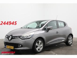 krockskadad bil auto Renault Clio 0.9 TCe Dynamique Navi Clima Cruise 2015/11