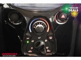 Toyota Aygo 1.0 VVT-i x-cite Airco Cruise Camera Bluetooth 93.010 km! picture 24