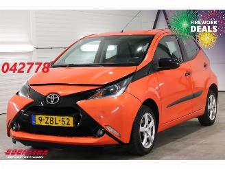 Unfallwagen Toyota Aygo 1.0 VVT-i x-cite Airco Cruise Camera Bluetooth 93.010 km! 2015/1