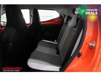 Toyota Aygo 1.0 VVT-i x-cite Airco Cruise Camera Bluetooth 93.010 km! picture 17