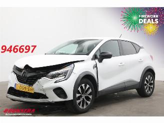 Vaurioauto  passenger cars Renault Captur 1.0 TCe 90 Evolution Navi Airco Cruise Camera 2023/3