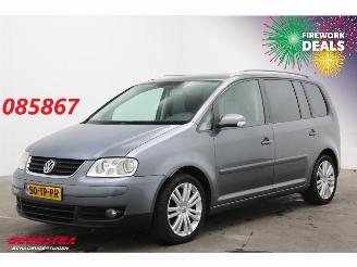 Tweedehands auto Volkswagen Touran 2.0 TDI 140 PK 7-Pers. Clima Cruise SHZ PDC AHK 2005/12