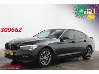 krockskadad bil auto BMW 5-serie 530e iPerformance Sport Line Schuifdak LED ACC SHZ PDC 2018/12