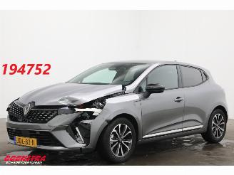 Voiture accidenté Renault Clio 1.6 E-Tech Full Hybrid 145 techno LED Navi Clima Cruise Camera 3.962 km! 2025/9