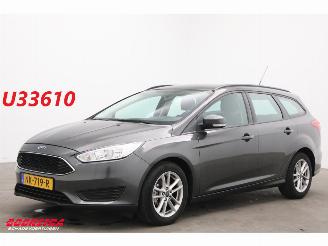 uszkodzony samochody osobowe Ford Focus 1.0 Trend Navi Airco Cruise PDC 2017/2
