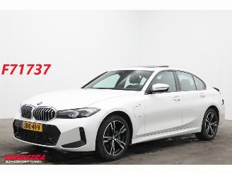 Auto incidentate BMW 3-serie 330e M-Sport Schuifdak Leder LED Navi Clima Cruise Camera SHZ 2025/9