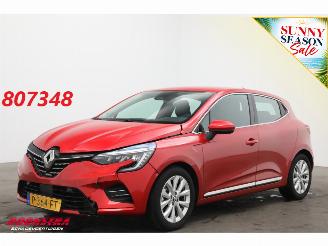 damaged passenger cars Renault Clio 1.6 E-Tech Hybrid 140 Intens LED 360° Apple/Android Camera PDC 2022/2