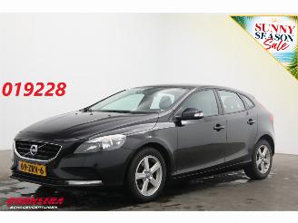 Voiture accidenté Volvo V-40 1.6 T3 Kinetic Pano Leder Navi Clima Cruise Camera PDC 2013/1