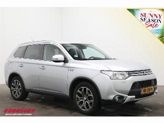 Coche accidentado Mitsubishi Outlander 2.0 PHEV Executive Edition X-Line Navi Clima Cruise Camera AHK 2015/10