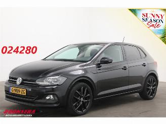 Damaged car Volkswagen Polo 1.6 TDI Comfortline 5-DRS ACC Airco Navi Apple Android AHK PDC 2020/1