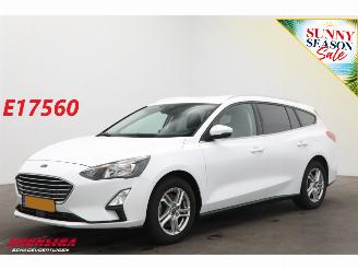 Damaged car Ford Focus 1.5 EcoBlue Titanium X Business Cruise Navi Airco Apple/Android Camera PDC 2022/2