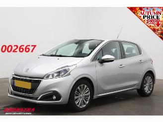 uszkodzony samochody osobowe Peugeot 208 1.2 PureTech Allure Apple/Android Navi Clima Cruise Camera 64.916 km! 2017/3