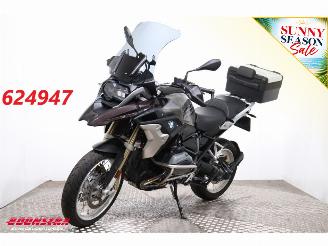 Vaurioauto  motor cycles BMW R 1200 GS R 1200 GS 3X Pakket ESA Cruise Heizgriffe 52.294 km! 2017/4