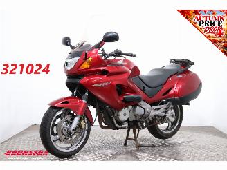 krockskadad bil motor Honda NT 650 Deauville 14.956 km! 2000/6