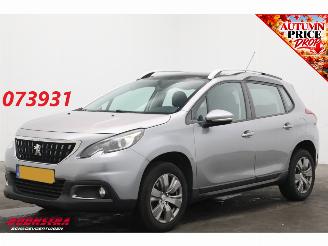 skadebil auto Peugeot 2008 1.2 PureTech Access Pano Cruise Navi Airco Apple/Android PDC 2017/6