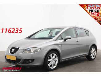 Vaurioauto  passenger cars Seat Leon 1.6 Stylance Cruise Clima Bluetooth PDC Org.NL + NAP 2008/7