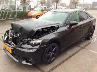 Salvage car Lexus IS IS (E3), Sedan, 2013 300h 2.5 16V 2017/1