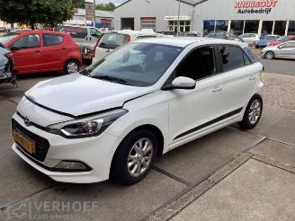 Auto da rottamare Hyundai I-20 i20 (GBB), Hatchback, 2014 / 2020 1.0 T-GDI 100 12V 2016/9