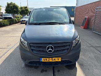 skadebil bedrijf Mercedes Vito  2019/11