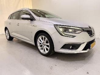 krockskadad bil auto Renault Mégane SW 1.3 TCe 140 GT Line Aut 2019/1