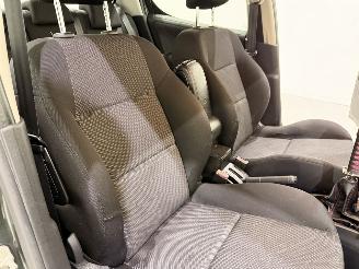 Peugeot 207 HB 1.4 VTI 95 XS Pack picture 22
