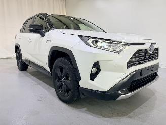 damaged passenger cars Toyota Rav-4 2.5 VVT-i Hybrid Style Pano/Clima 2019/5