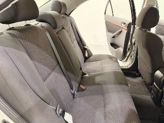 Toyota Avensis 1.8 VVT-i Linea Sol Clima NAP picture 16