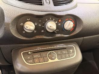 Renault Twingo 1.5 dCi 85 Collection Airco picture 30