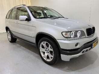 krockskadad bil auto BMW X5 4.4i V8 Automaat xDrive 2000/9