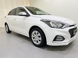 uszkodzony samochody osobowe Hyundai I-20 HB 1.0 T-GDI Comfort Automaat 2019/2