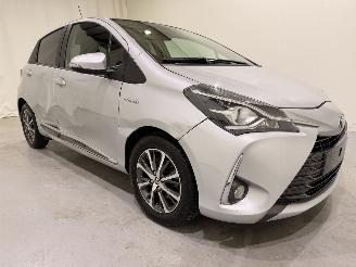 Vaurioauto  passenger cars Toyota Yaris HB 1.5VVT-i HEV Y20 Automaat 2021/9