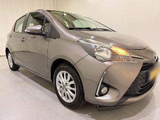skadebil auto Toyota Yaris HB 1.0 VVT-i Aspiration 2017/5