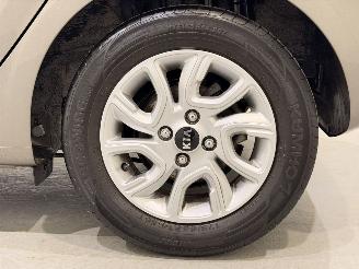 Kia Picanto 1.0 Comfortplus Navigator picture 17