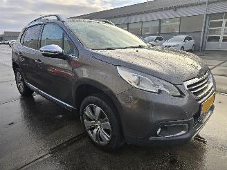 skadebil auto Peugeot 2008 1.2 Vti Allure Pack Premium Plus *Engine broken* 60Kw Bjr.2013 2013/12