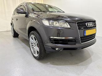 uszkodzony samochody osobowe Audi Q7 4.2 FSI QUATTRO 5+2 Design 2006/11