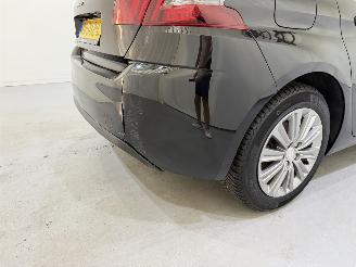 Peugeot 308 HB 1.2 PureTech Allure Pano picture 23