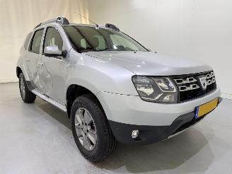 Vaurioauto  passenger cars Dacia Duster 1.2 TCe 125 Prestige Navi/AC 2014/8