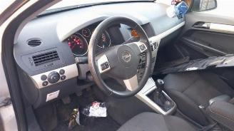 Opel Astra Astra H (L48), Hatchback 5-drs, 2004 / 2014 1.6 16V picture 10