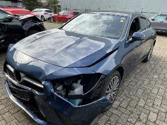 krockskadad bil auto Mercedes Cla-klasse 250e Shooting Break Business Sol Luxury line Automaat 2022/3