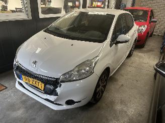 Auto incidentate Peugeot 208 1.2 VTI  Active 2013/4