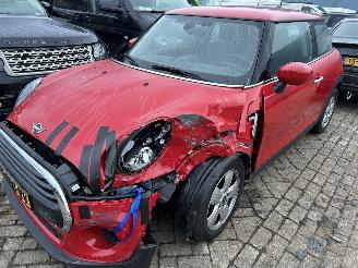 Damaged car Mini One 1.5 2021/3