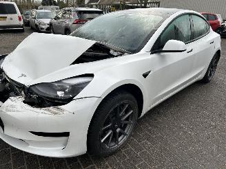 skadebil auto Tesla Model 3 Standard RWD plus 60 kWh 2023/3