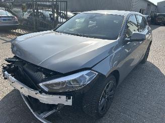 Coche accidentado BMW 1-serie 118i  Automaat   ( Nieuw prijs 47000,00 ) 2024/8
