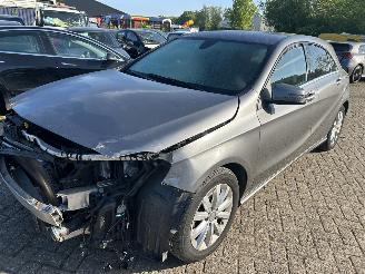 Damaged car Mercedes A-klasse 180 Ambition   (  78821 Km ) 2016/5
